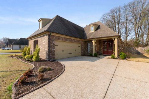 6043 Garret Valley Ln, Arlington, TN, 38002-3961 | Card Image