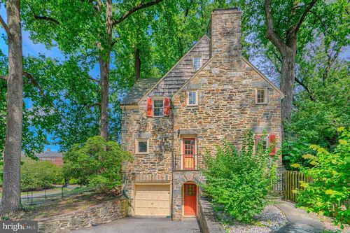 15 W Cold Spring Ln, BALTIMORE, MD, 21210-2603 | Card Image