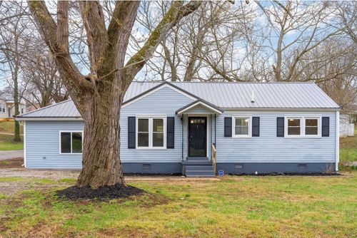501 Green Acres Dr, Columbia, TN, 38401-3913 | Card Image