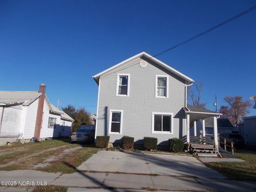 252 Chestnut St, Wauseon, OH, 43567-1320 | Card Image