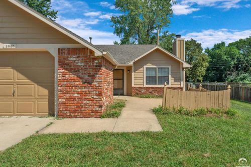 3900 Willshire Dr, Lawrence, KS, 66049-3673 | Card Image