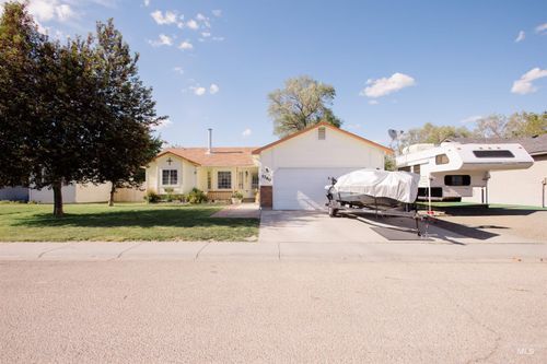 1760 Peregrine Dr, Mountain Home, ID, 83647-4406 | Card Image