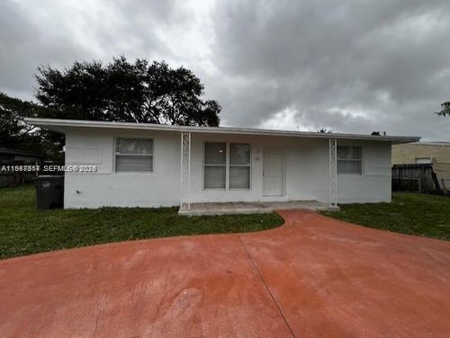 3811 Sw 31st Ct, West Park, FL, 33023-5744 | Card Image