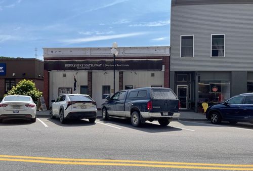 24 Main Street, Dexter, ME, 04930 | Card Image