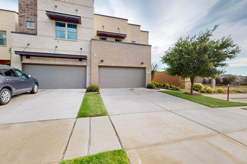 1077 Maverick Dr, Allen, TX, 75013-2882 | Card Image