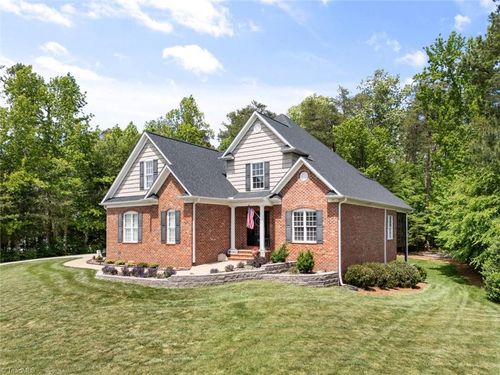 153 Canyon Rd, Mocksville, NC, 27028-4352 | Card Image