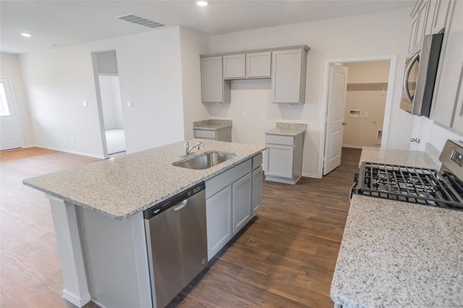 361 Sandringham Loop, House other with 4 bedrooms, 3 bathrooms and 2 parking in Uhland TX | Image 7