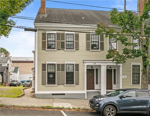 52-44 Bradford St, Bristol, RI, 02809-1995 | Card Image