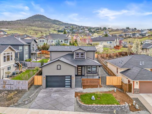 4424 Park Ridge Dr, Medford, OR, 97504-9137 | Card Image