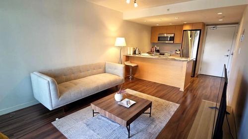 419-135 E 17th St, North Vancouver, BC, V7L0C4 | Card Image