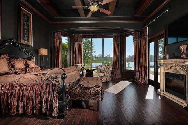 27410 Shores Ct, House other with 6 bedrooms, 7 bathrooms and 4 parking in Spring TX | Image 17