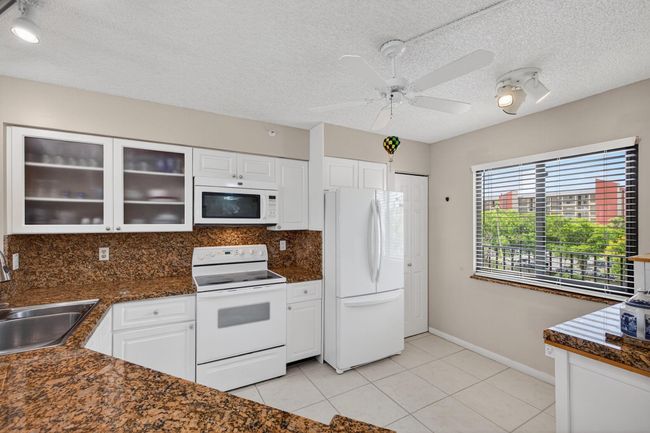 Built In Microwave, Self Cleaning Oven, Pantry, Pretty White Cabinets, Room for a Kitchen Table | Image 5