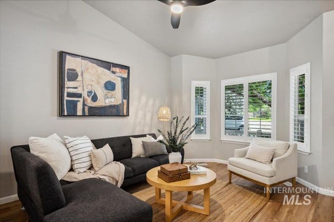 10972 W Spring River St, House other with 3 bedrooms, 3 bathrooms and 2 parking in Boise ID | Image 6
