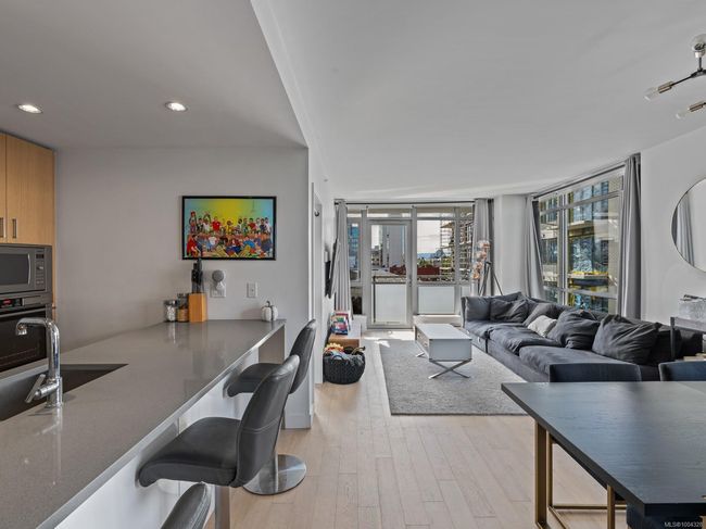 502 - 838 Broughton St, Condo with 2 bedrooms, 1 bathrooms and 1 parking in Victoria BC | Image 7