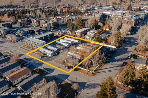 125 W Kelly Ave, Jackson, WY, 83001-8538 | Card Image