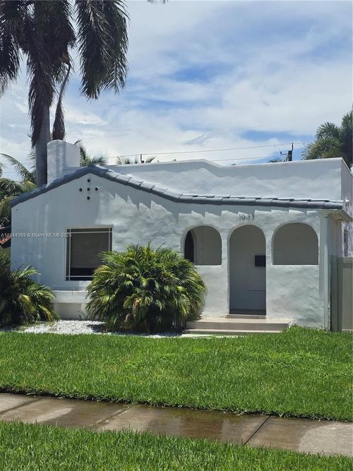 1033 Tyler St, Hollywood, FL, 33019-1303 | Card Image