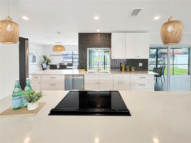 Kitchen – Closer Centered View | Image 11