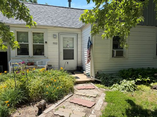 1922 W Richwoods Blvd, Peoria, IL, 61604-1243 | Card Image