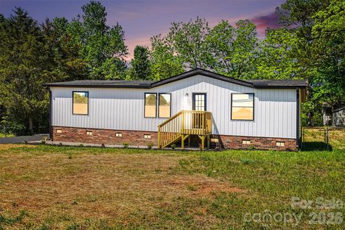 212 S Upright St, Landis, NC, 28088-1922 | Card Image