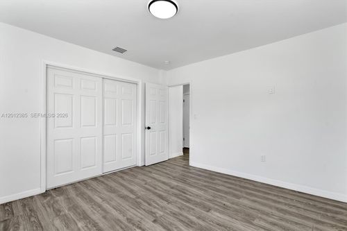 c-1061 Nw 108th Ter, Miami, FL, 33168-6046 | Card Image