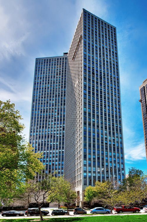 2605-2626 N Lakeview Ave, Chicago, IL, 60614-1821 | Card Image