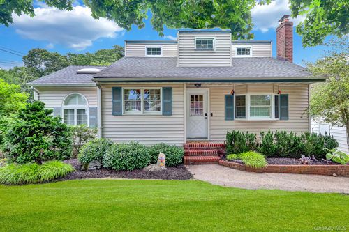 27 Mcgaw Ave, Lake Grove, NY, 11755-2021 | Card Image