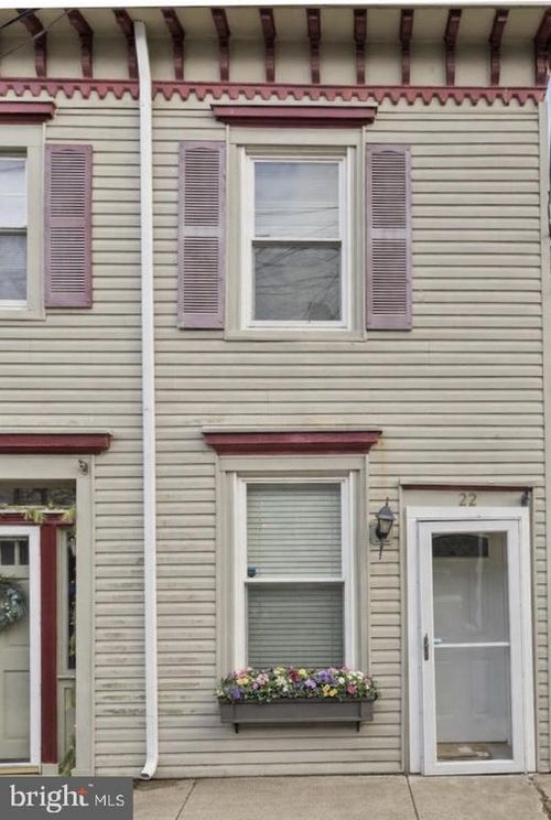 22 Thompson St, BORDENTOWN, NJ, 08505-1324 | Card Image