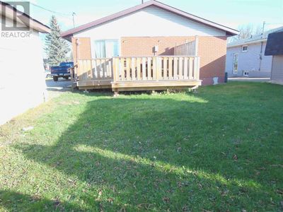 7 Newcastle Dr, Home with 3 bedrooms, 2 bathrooms and null parking in Sault Ste. Marie ON | Image 3