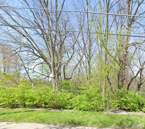 2340 W 9th St, Anderson, IN, 46016-2721 | Card Image