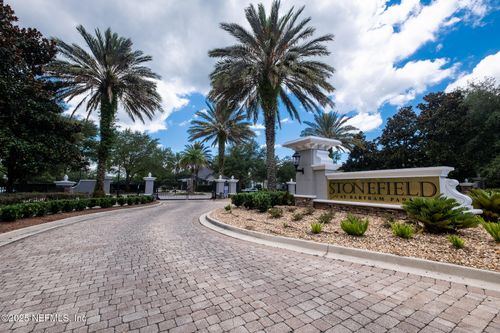 5719 Parkstone Crossing Dr, JACKSONVILLE, FL, 32258-5429 | Card Image