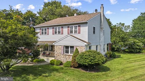 975 Park Dr, POTTSTOWN, PA, 19464-4103 | Card Image