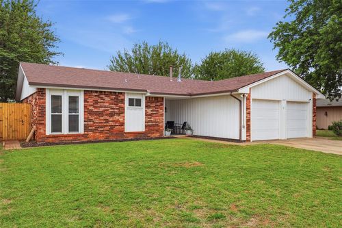 10316 Glascow Dr, Yukon, OK, 73099-7512 | Card Image