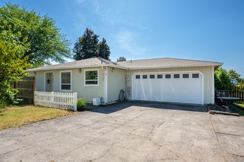 3103 Cody Street, Medford, OR, 97504 | Card Image