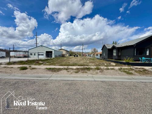 118 E J St, Casper, WY, 82601-1231 | Card Image