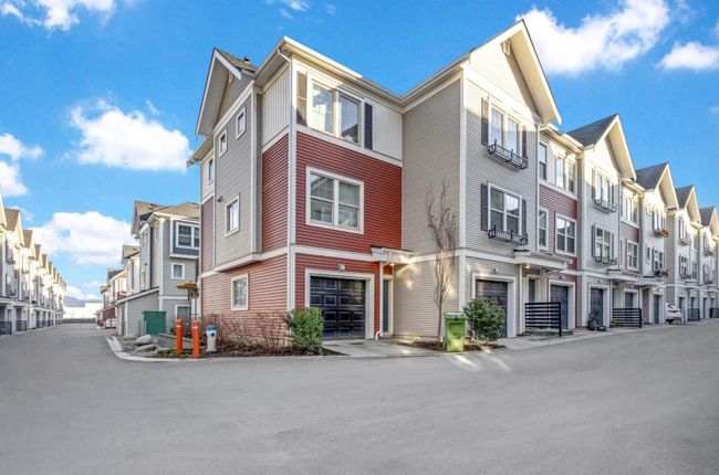 142 - 32633 Simon Avenue, Townhouse with 3 bedrooms, 0 bathrooms and 2 parking in Abbotsford BC | Image 1