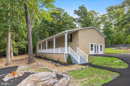 194 Black Cub Run Ln, HARPERS FERRY, WV, 25425-4853 | Card Image