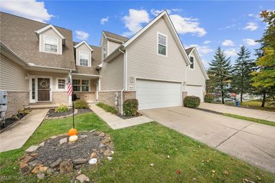 18576 Southporte, Townhouse with 2 bedrooms, 2 bathrooms and null parking in Strongsville OH | Image 1