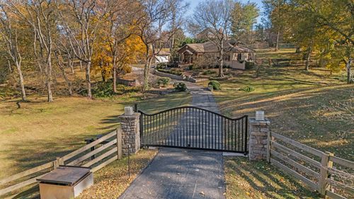 5680 Cloverland Dr, Brentwood, TN, 37027-4702 | Card Image