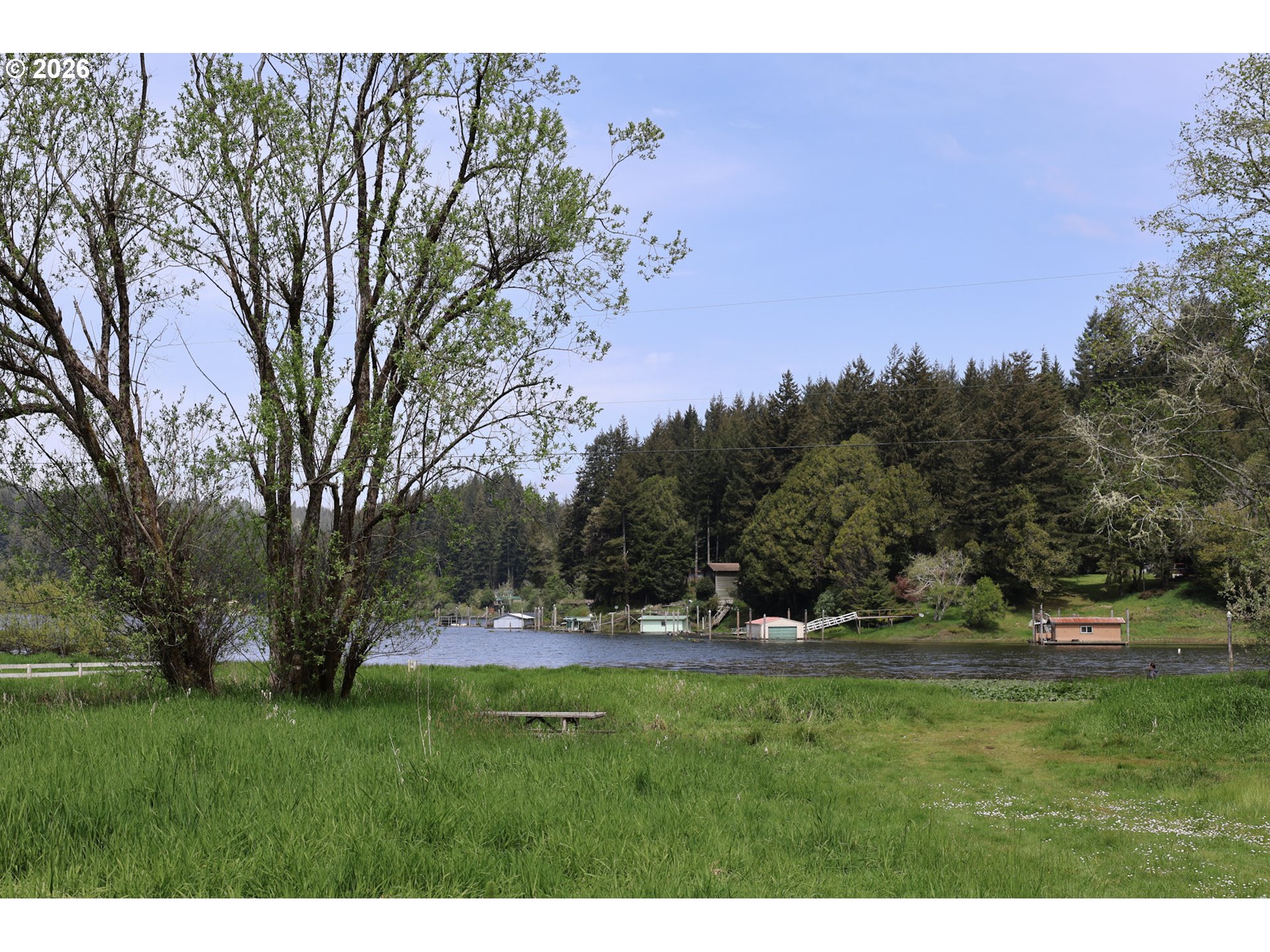Land in Lakeside