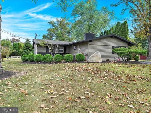 3226 W Philadelphia Ave, Oley, PA, 19547-8614 | Card Image