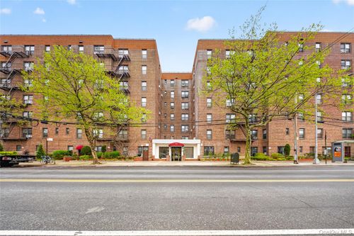 4b-71-11 Yellowstone Blvd, Forest Hills, NY, 11375 | Card Image