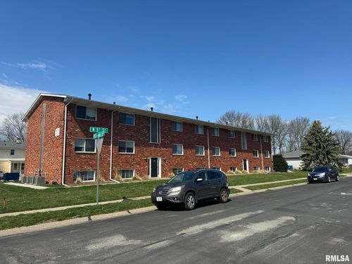 apt-10-400 N 5th St, Eldridge, IA, 52748-1151 | Card Image