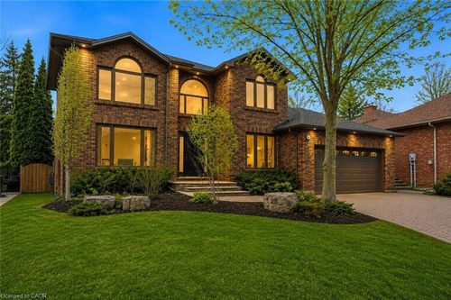 28 Deerview Ave, Ancaster, ON, L9G4R8 | Card Image