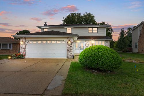 951 Dearborn Cir, Carol Stream, IL, 60188-9371 | Card Image