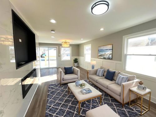 17855 Walter St, Lansing, IL, 60438-2329 | Card Image