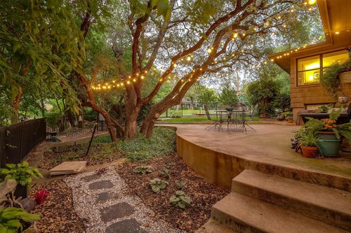 1429 Bluebonnet Dr, Fort Worth, TX, 76111-1445 | Card Image