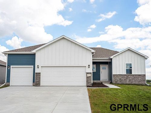 8106 S 200th St, Gretna, NE, 68028-4685 | Card Image