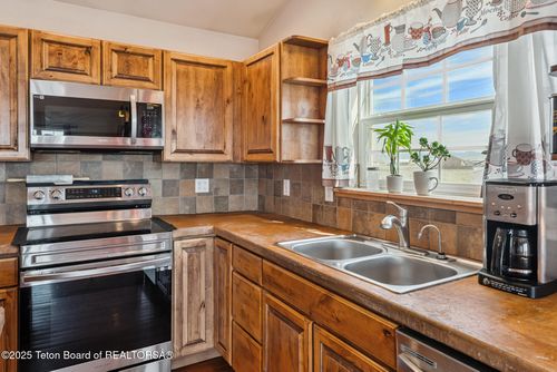 25 Neosha Trail, Boulder, WY, 82923 | Card Image