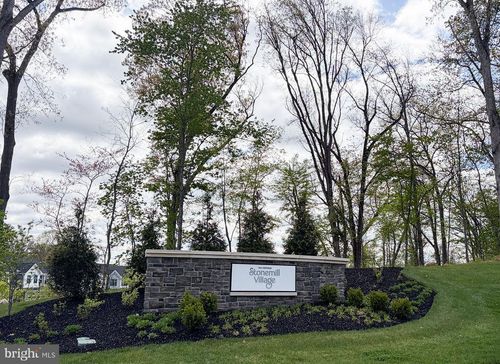 42 Grayson Ln, DOWNINGTOWN, PA, 19335 | Card Image