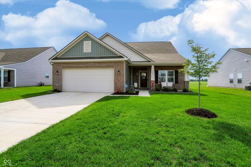 940 Borealis Dr, Franklin, IN, 46131-6013 | Card Image